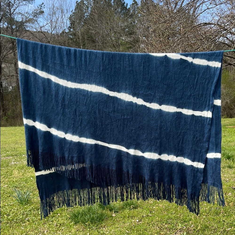 Navy Blue / White Tie Dye Knit Fringe Soft Throw Blanket Artisan NY Home Brand